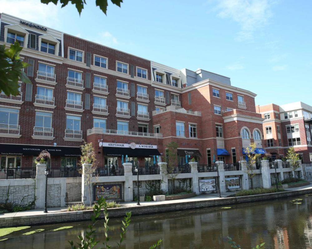 Hotel Indigo Naperville Riverwalk by IHG