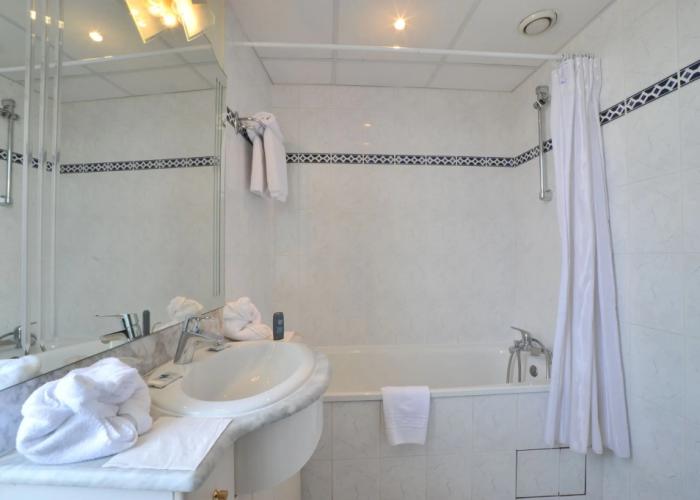 BRIT HOTEL CONFORT NEVERS Centre Gare