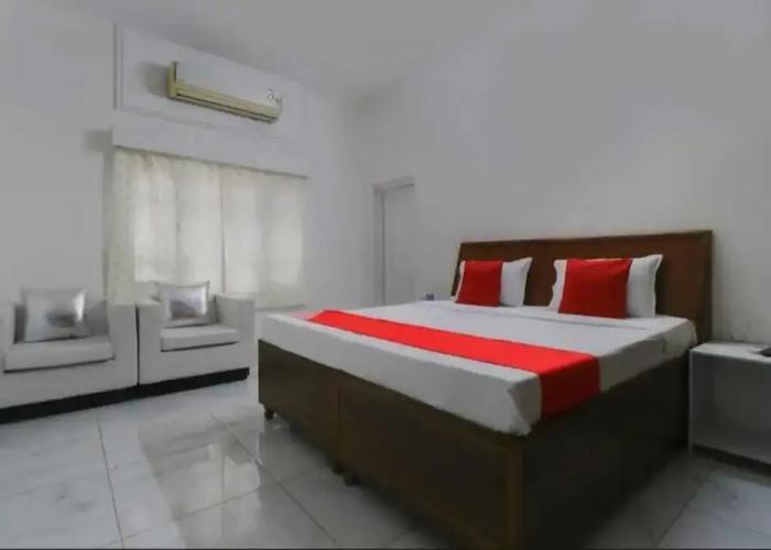 Amar Hotel By GRB