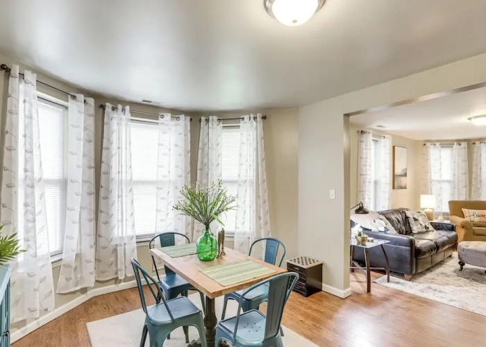 Pet-friendly Pacific Cottage Near Purina Farms!