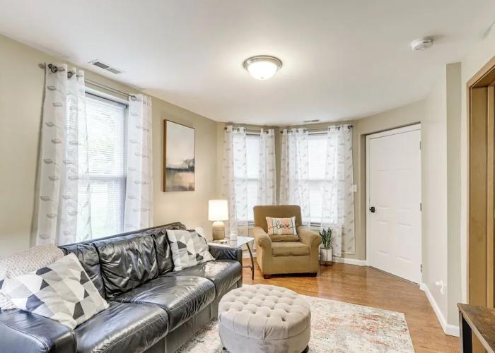 Pet-friendly Pacific Cottage Near Purina Farms!