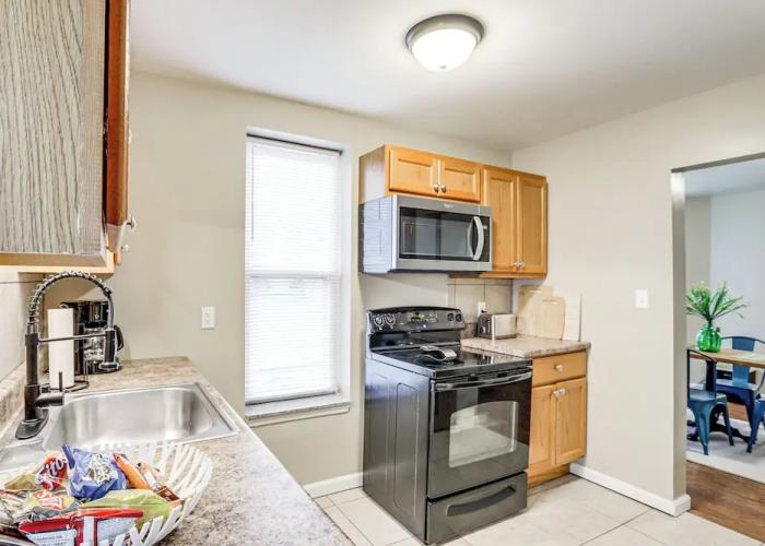 Pet-friendly Pacific Cottage Near Purina Farms!