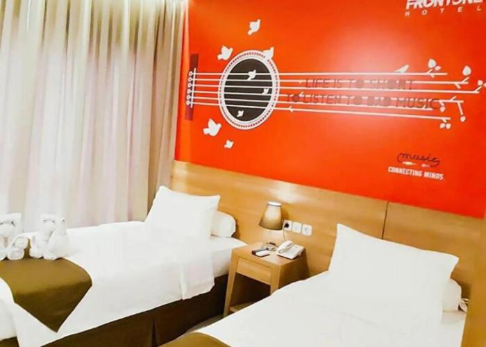 Front One Hotel Pamekasan Madura