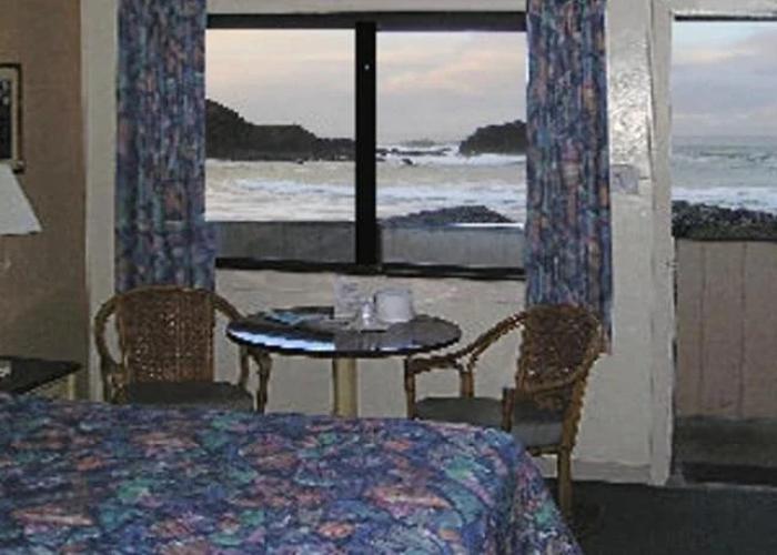 Sea Breeze Motel
