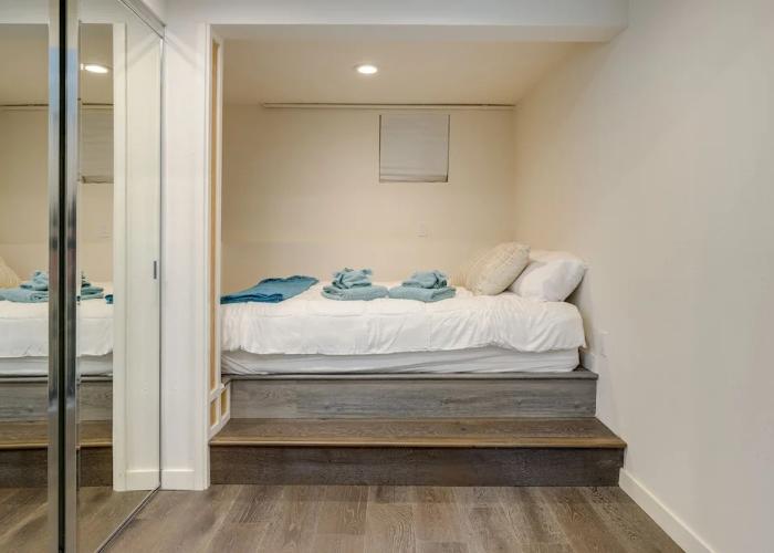 Efficiently Equipped Pacifica Apt - 1 Mi to Beach!