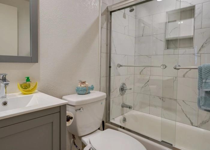 Efficiently Equipped Pacifica Apt - 1 Mi to Beach!