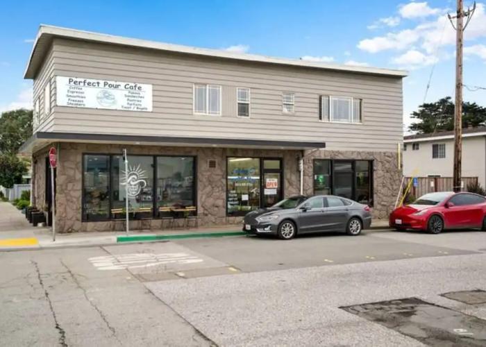 Coastal Palm Tree 2BR Retreat Ocean View