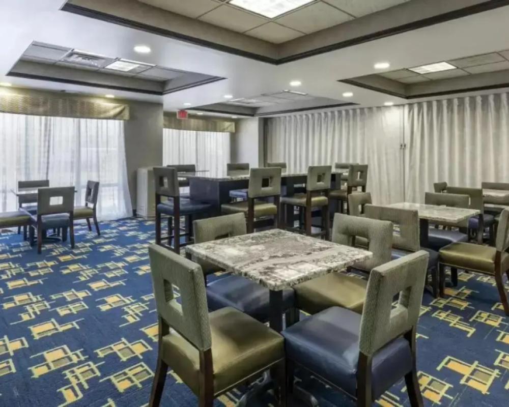 фото Comfort Inn & Suites Pauls Valley - City Lake