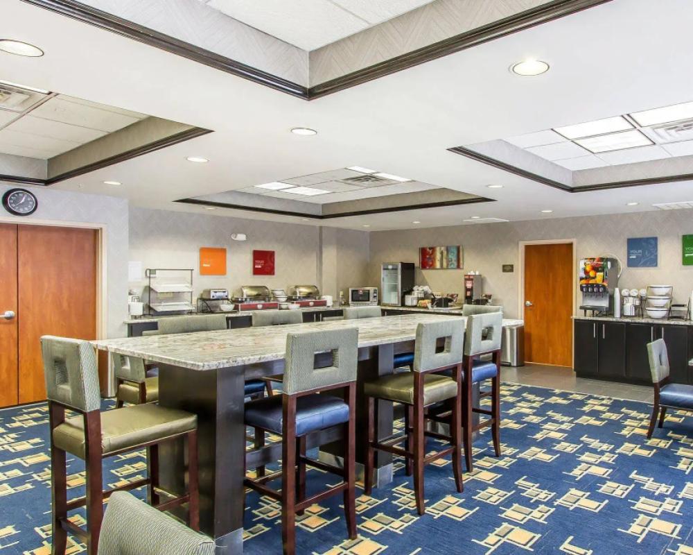 фото Comfort Inn & Suites Pauls Valley - City Lake