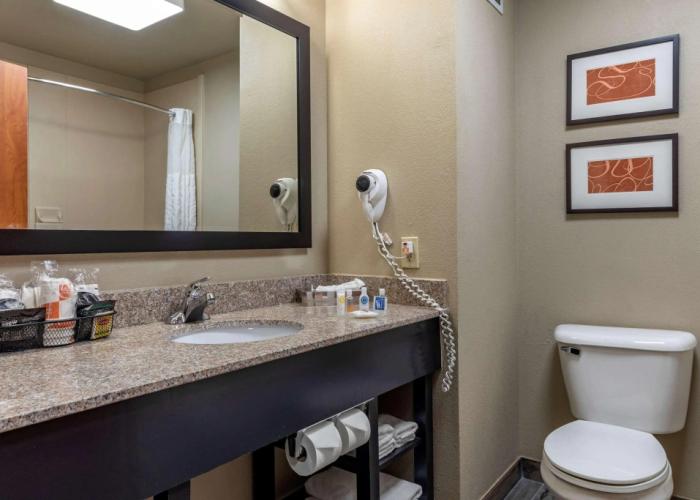 Comfort Inn & Suites Pauls Valley - City Lake