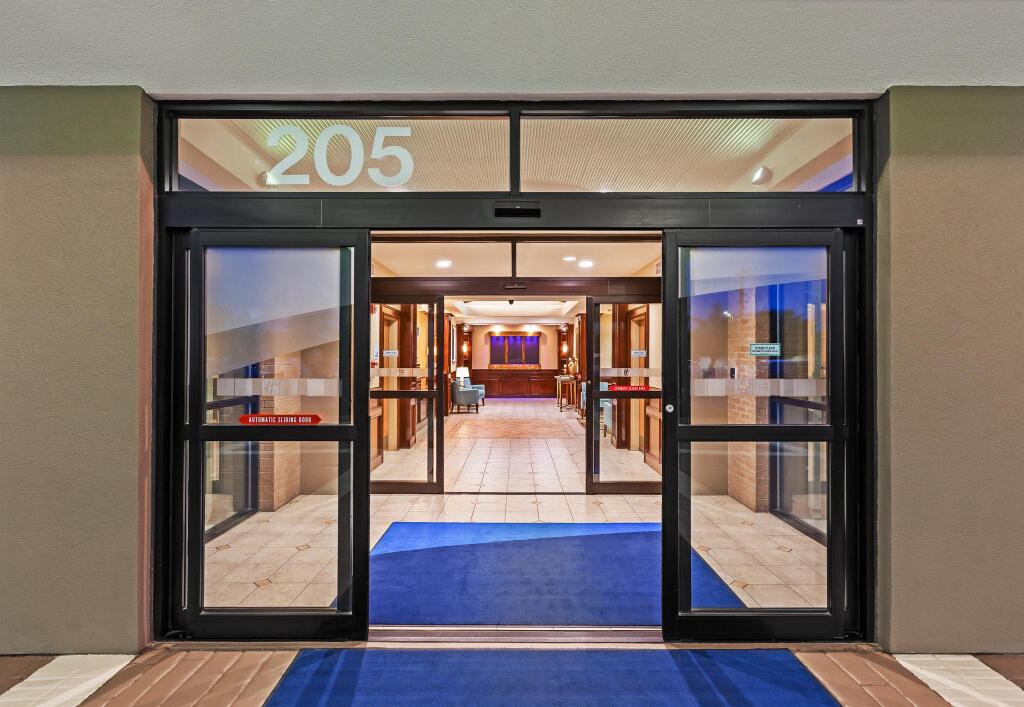 Holiday Inn & Suites Pharr