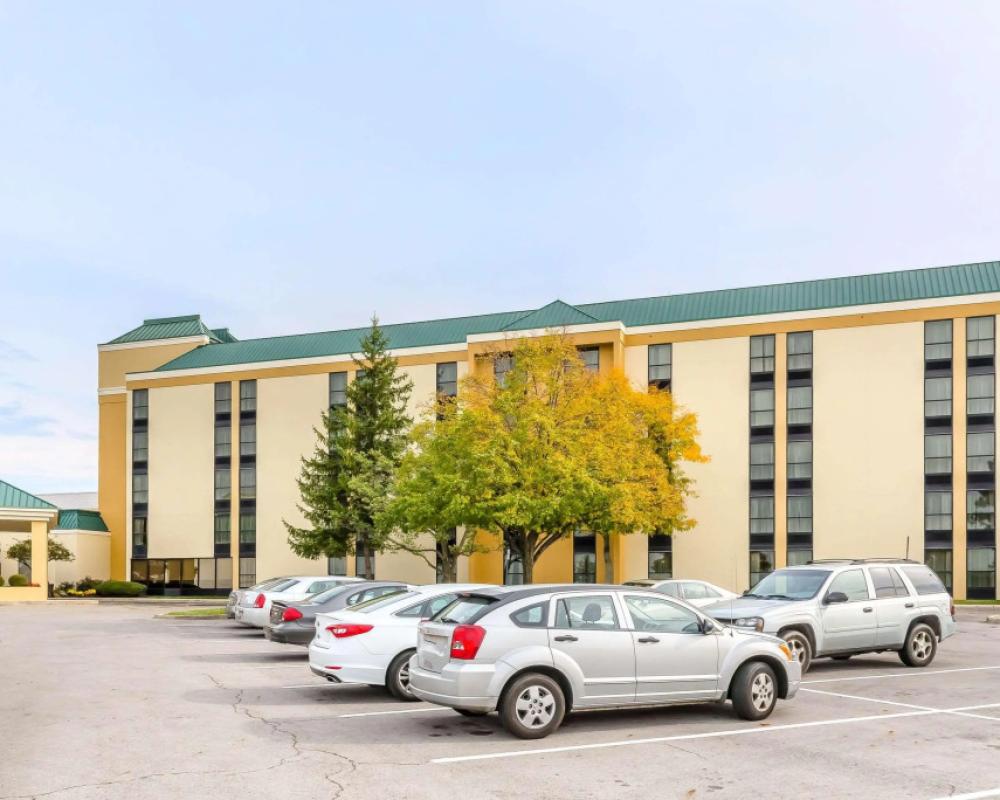 Comfort Inn & Suites Piqua-Near Troy-I75