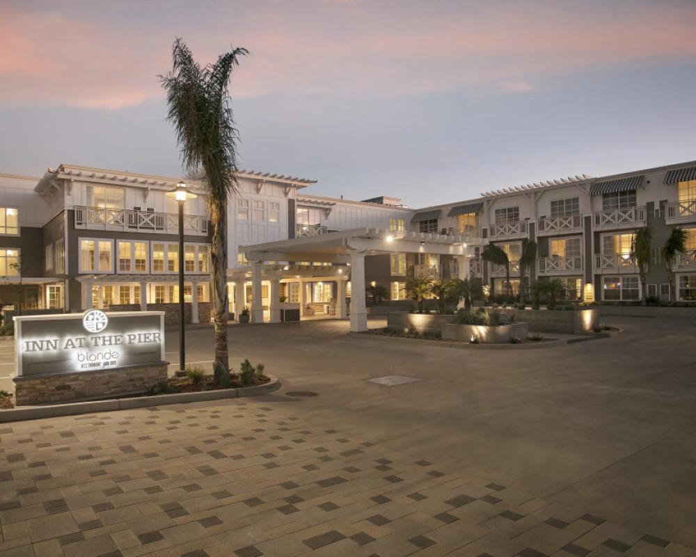 Inn at the Pier Pismo Beach, Curio Collection by Hilton