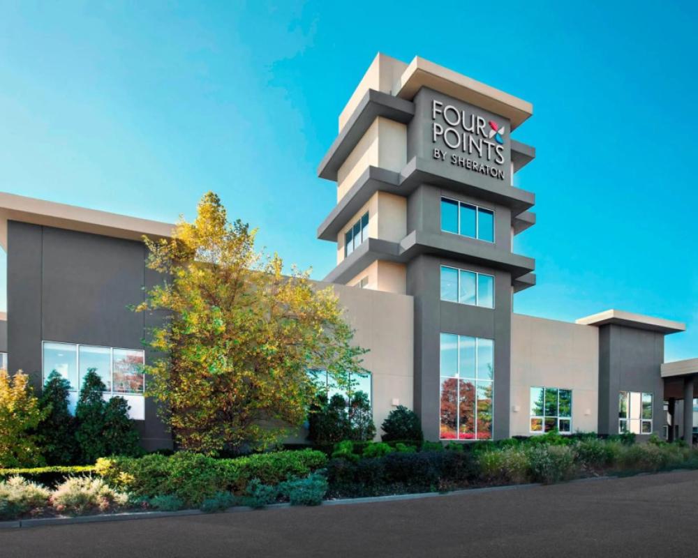 Four Points by Sheraton Melville Long Island