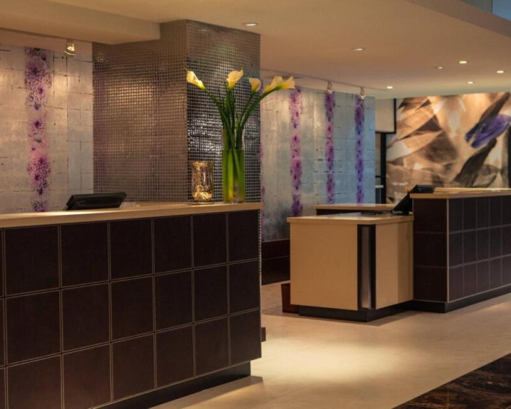 Renaissance Chicago North Shore Hotel