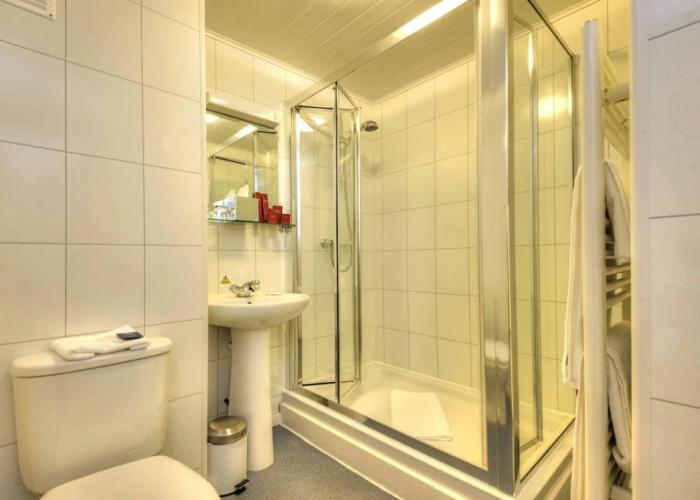 Muthu Queens Hotel