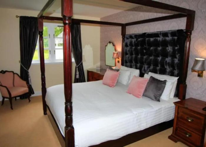Taychreggan Hotel