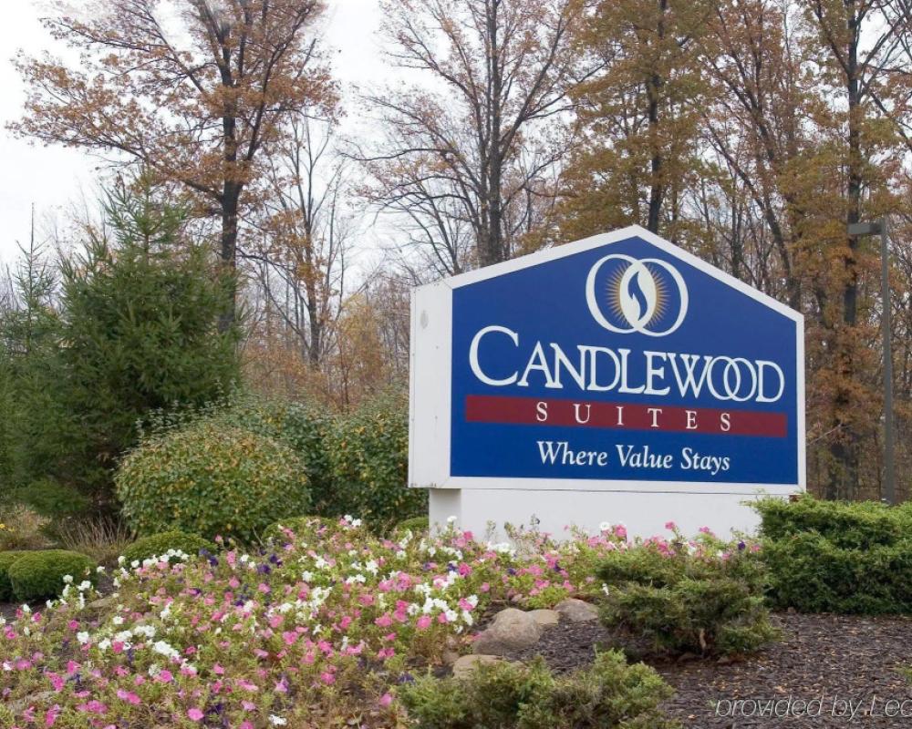 Sonesta Simply Suites Cleveland North Olmsted Airport