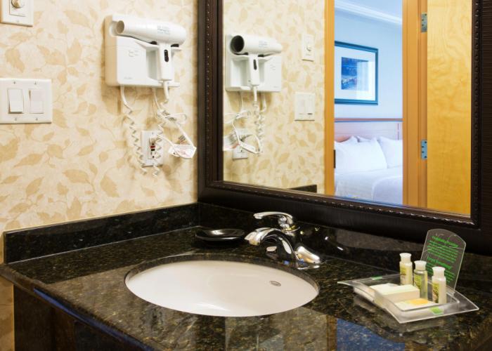 Holiday Inn Hotel & Suites North Vancouver by IHG