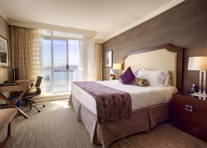 Pinnacle Hotel at the Pier