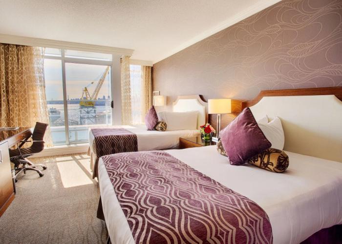 Pinnacle Hotel at the Pier