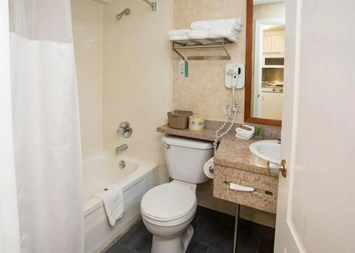North Vancouver Hotel