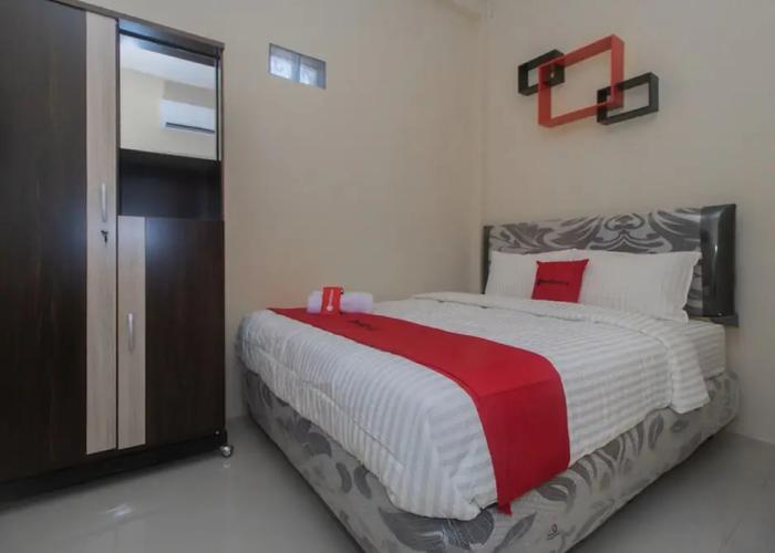RedDoorz Syariah near Politeknik Negeri Madiun