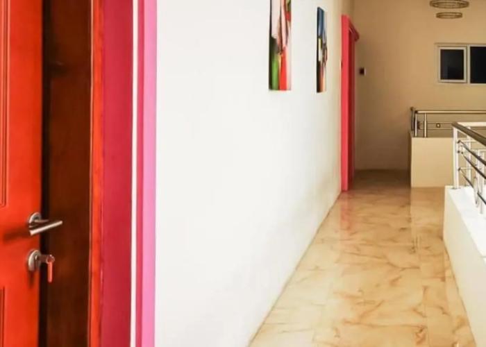 RedDoorz Plus @ Taman Madiun