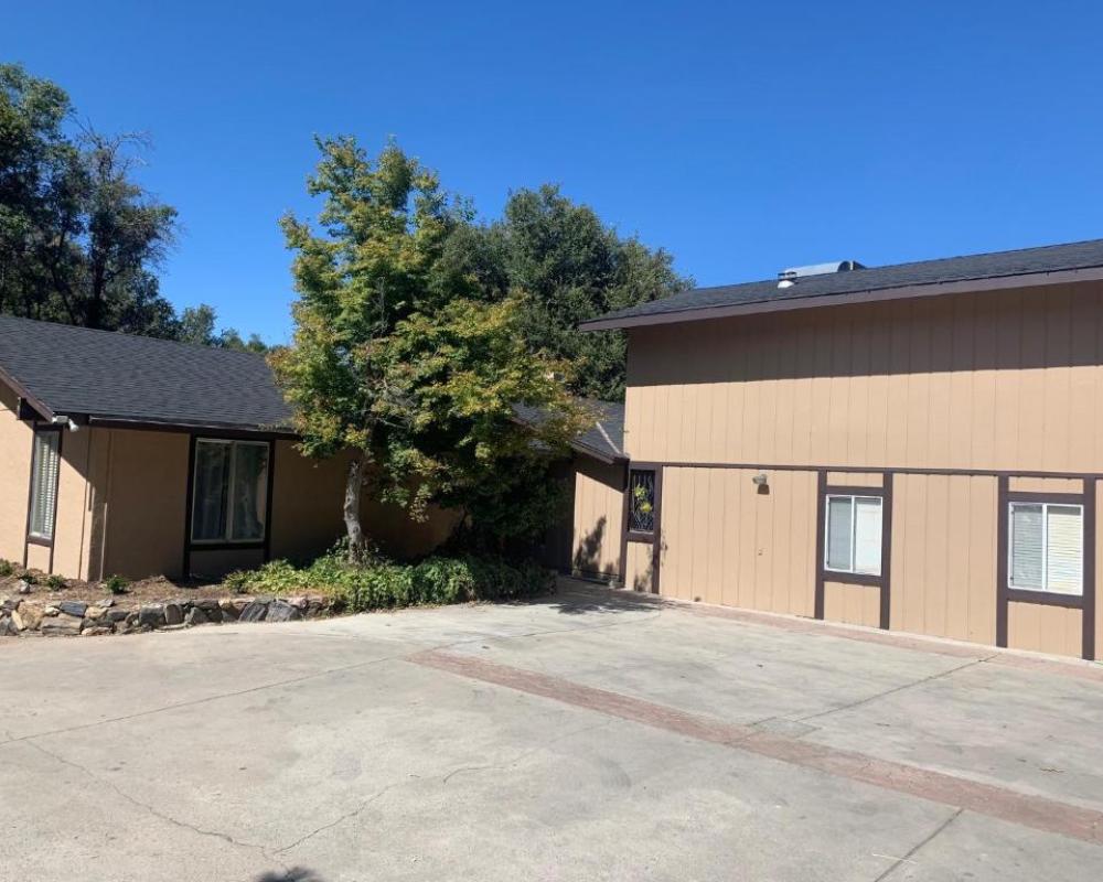 Mountain Trail Lodge & Vacation Rentals