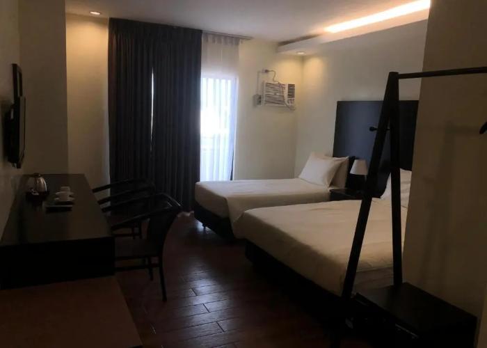 Piña Suites