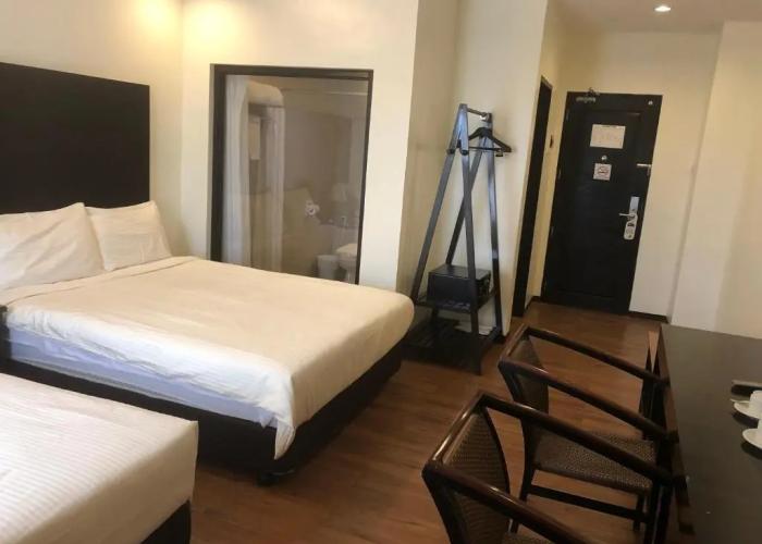 Piña Suites