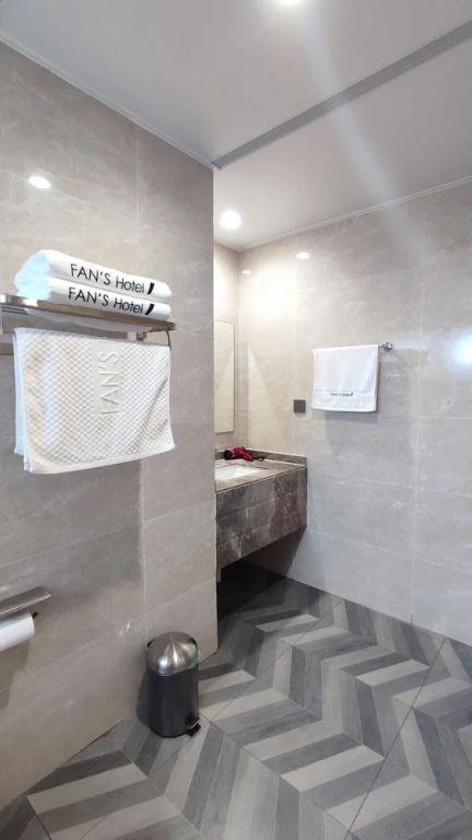 фото Fan's Hotel Ormoc