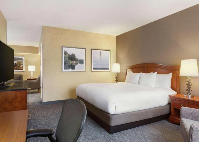 DoubleTree by Hilton Detroit Novi