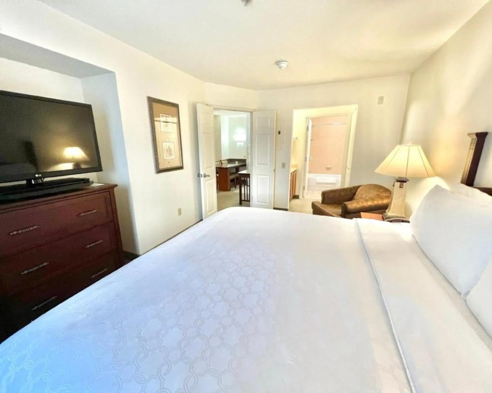 фото Staybridge Suites Detroit Novi by IHG