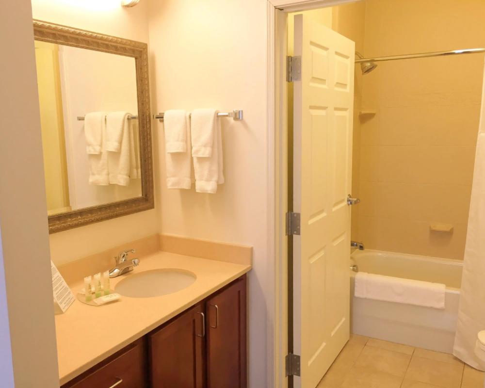 фото Staybridge Suites Detroit Novi by IHG