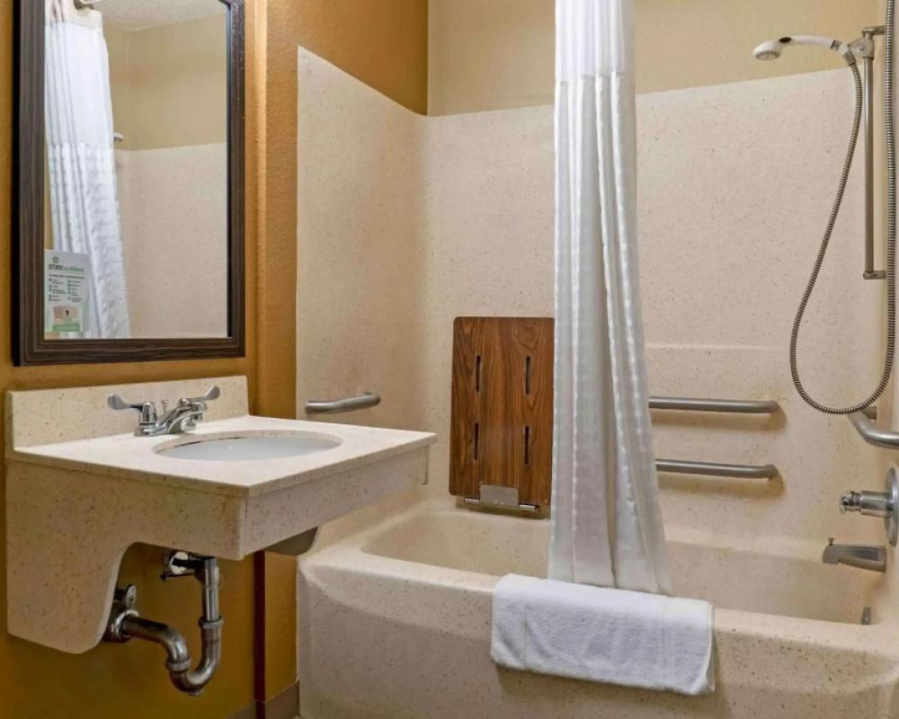 фото Extended Stay America Suites Detroit Novi Orchard Hill Place