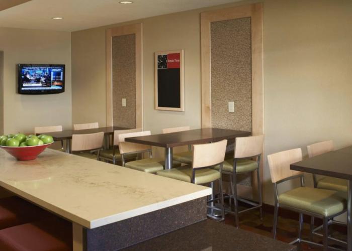 Sonesta Simply Suites Detroit Novi