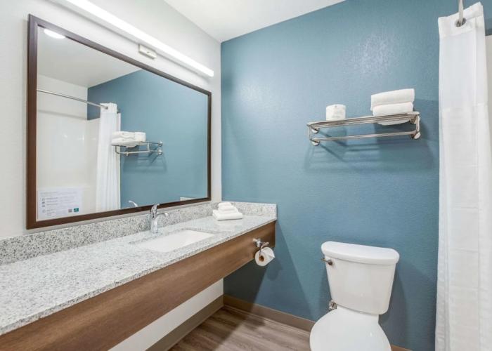 WoodSpring Suites Detroit Farmington Hills