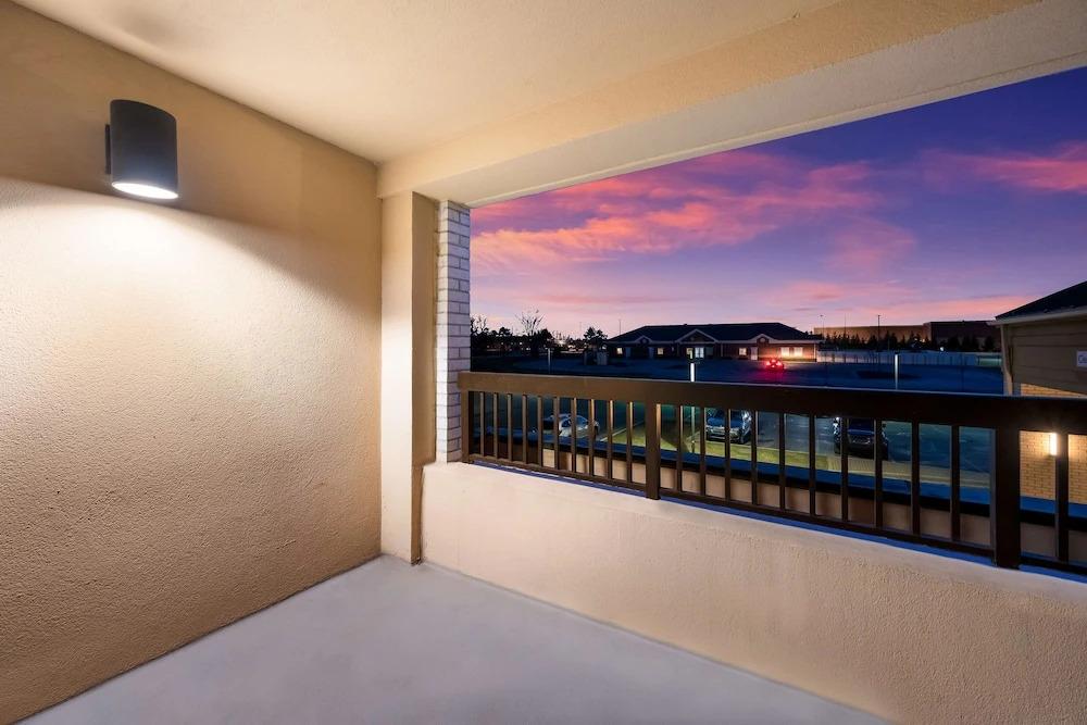 фото Sonesta Select Detroit Novi (Ex.Courtyard Detroit Novi)