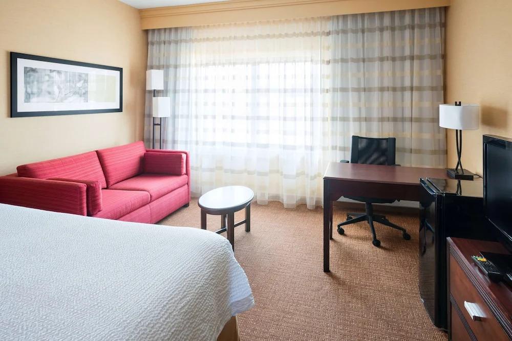 фото Sonesta Select Detroit Novi (Ex.Courtyard Detroit Novi)