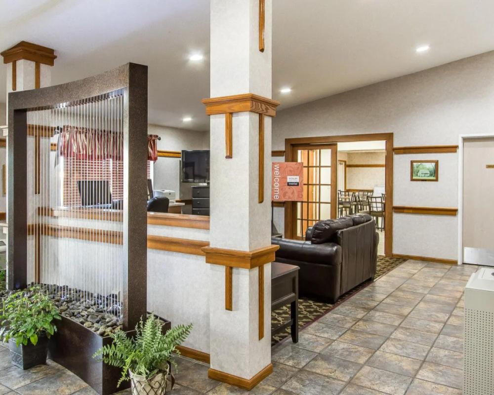 EverSpring Inn & Suites