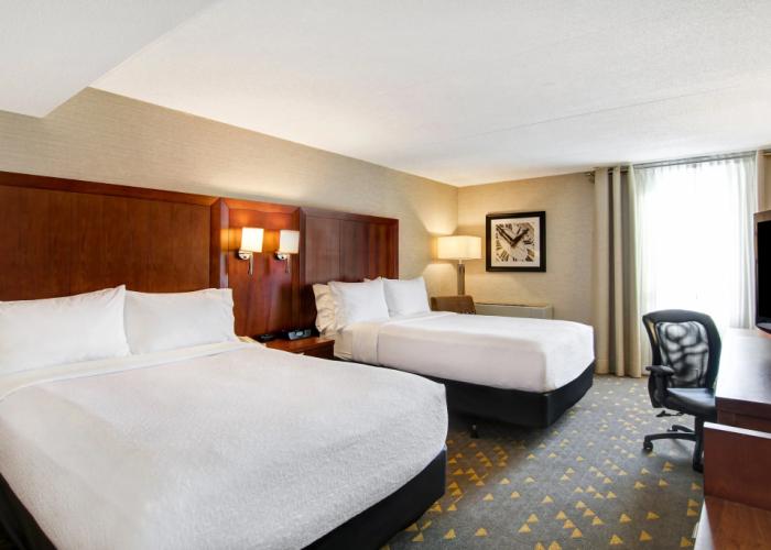 Holiday Inn Oakville Centre by IHG