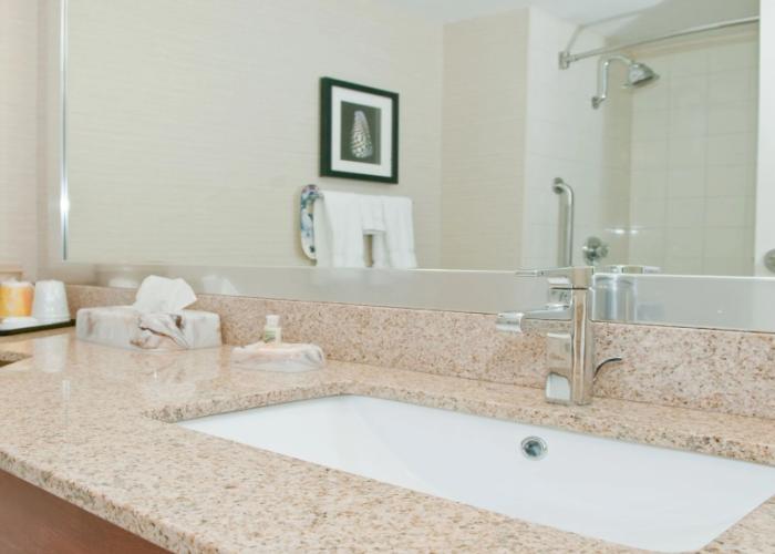 Holiday Inn Oakville Centre by IHG