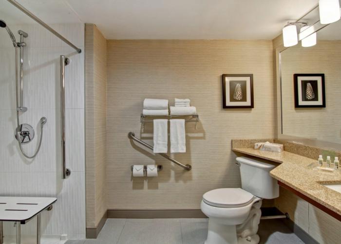 Holiday Inn Oakville Centre by IHG