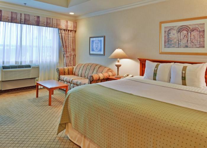 Holiday Inn Hotel & Suites Oakville @ Bronte by IHG