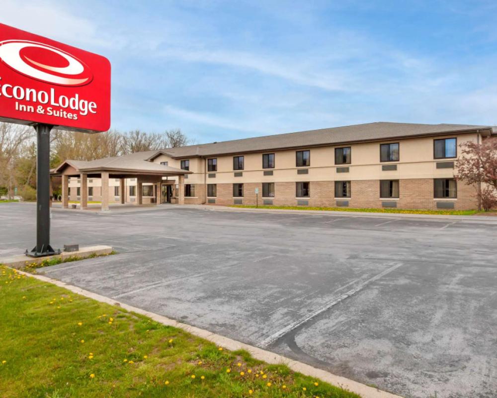 Econo Lodge Inn & Suites