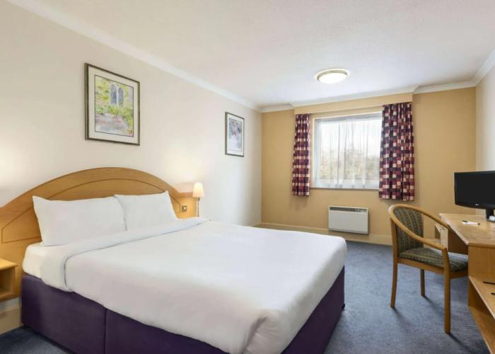 Days Inn by Wyndham Watford Gap