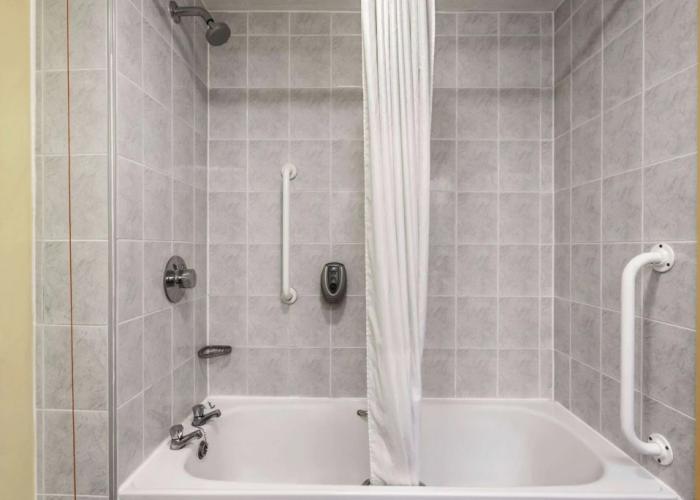 Days Inn by Wyndham Watford Gap