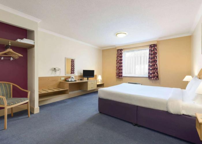 Days Inn by Wyndham Watford Gap