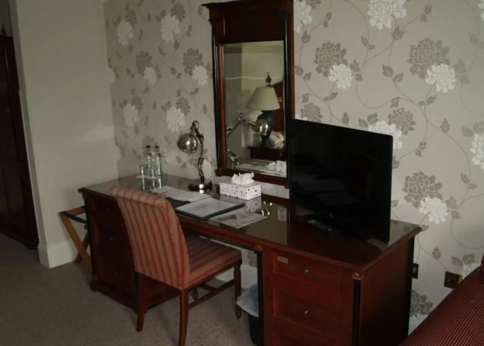Woodland Manor Hotel